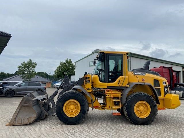 Volvo L 70 H MIETE / RENTAL (12005472) - Riteņu iekrāvējs: foto 2 Volvo L 70 H MIETE / RENTAL (12005472) - Riteņu iekrāvējs: foto 2