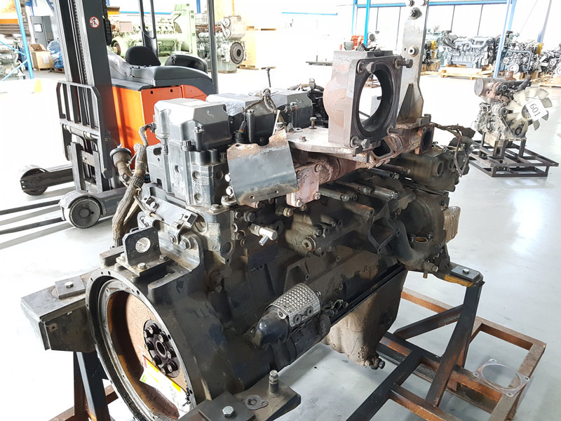 Komatsu SAA6D140E-6 FOR PARTS - Celtniecības tehnika: foto 3 Komatsu SAA6D140E-6 FOR PARTS - Celtniecības tehnika: foto 3