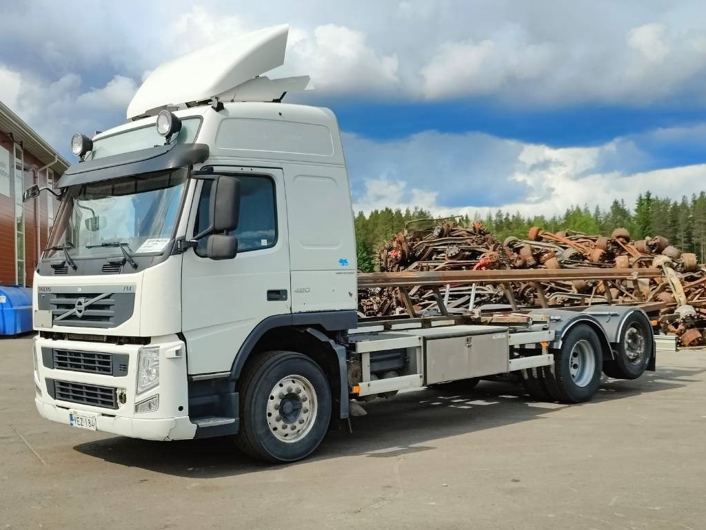 Volvo FM 13 - Konteineru vedējs/ Kravas automašīna ar noņemamā virsbūve: foto 1 Volvo FM 13 - Konteineru vedējs/ Kravas automašīna ar noņemamā virsbūve: foto 1