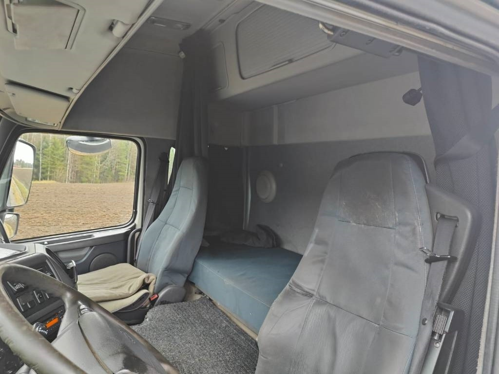 Kravas automašīna ar slēgto virsbūvi Volvo FM 13: foto 14
