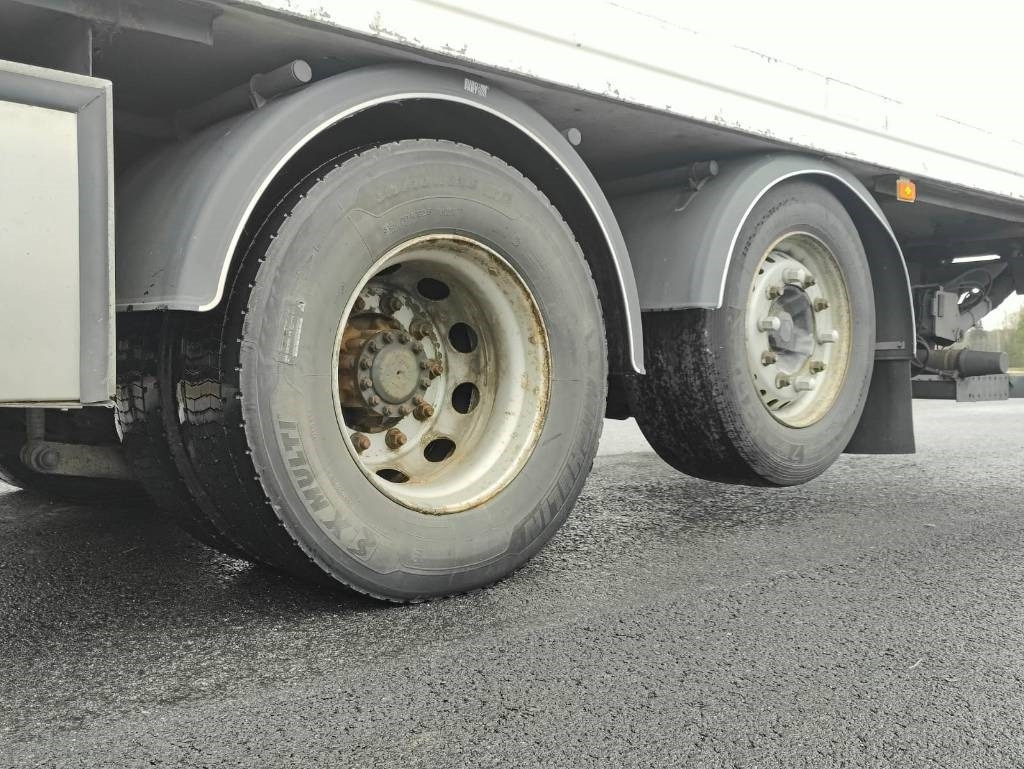 Kravas automašīna ar slēgto virsbūvi Volvo FM 13: foto 13