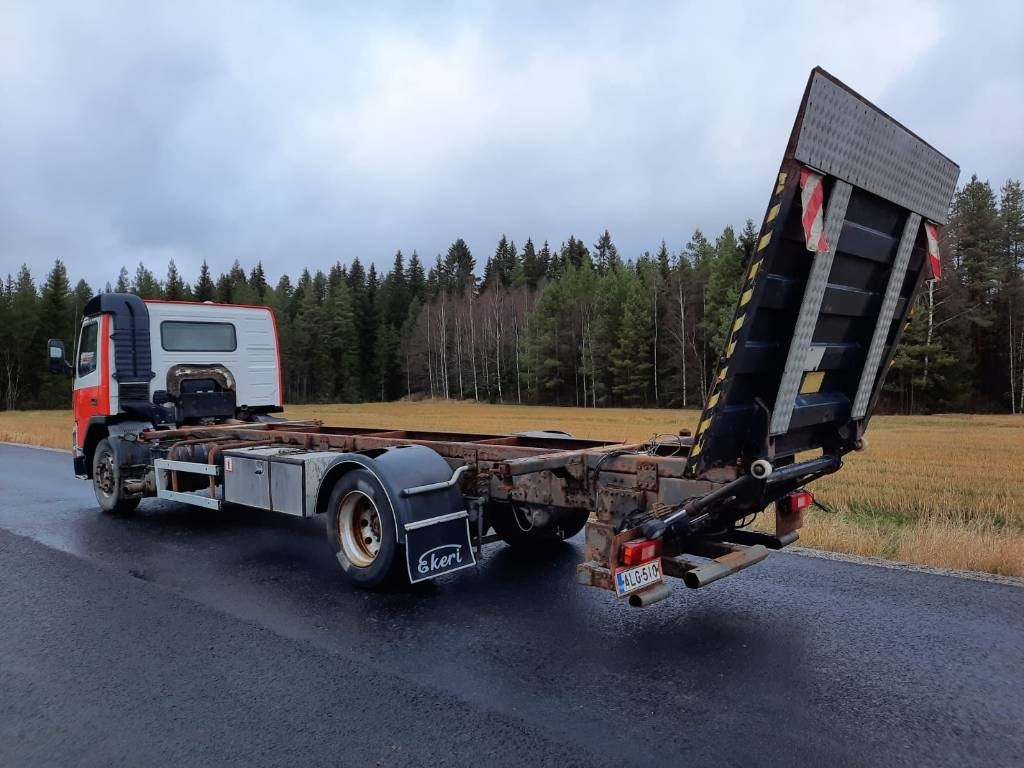 Volvo FM12 - Konteineru vedējs/ Kravas automašīna ar noņemamā virsbūve: foto 4 Volvo FM12 - Konteineru vedējs/ Kravas automašīna ar noņemamā virsbūve: foto 4
