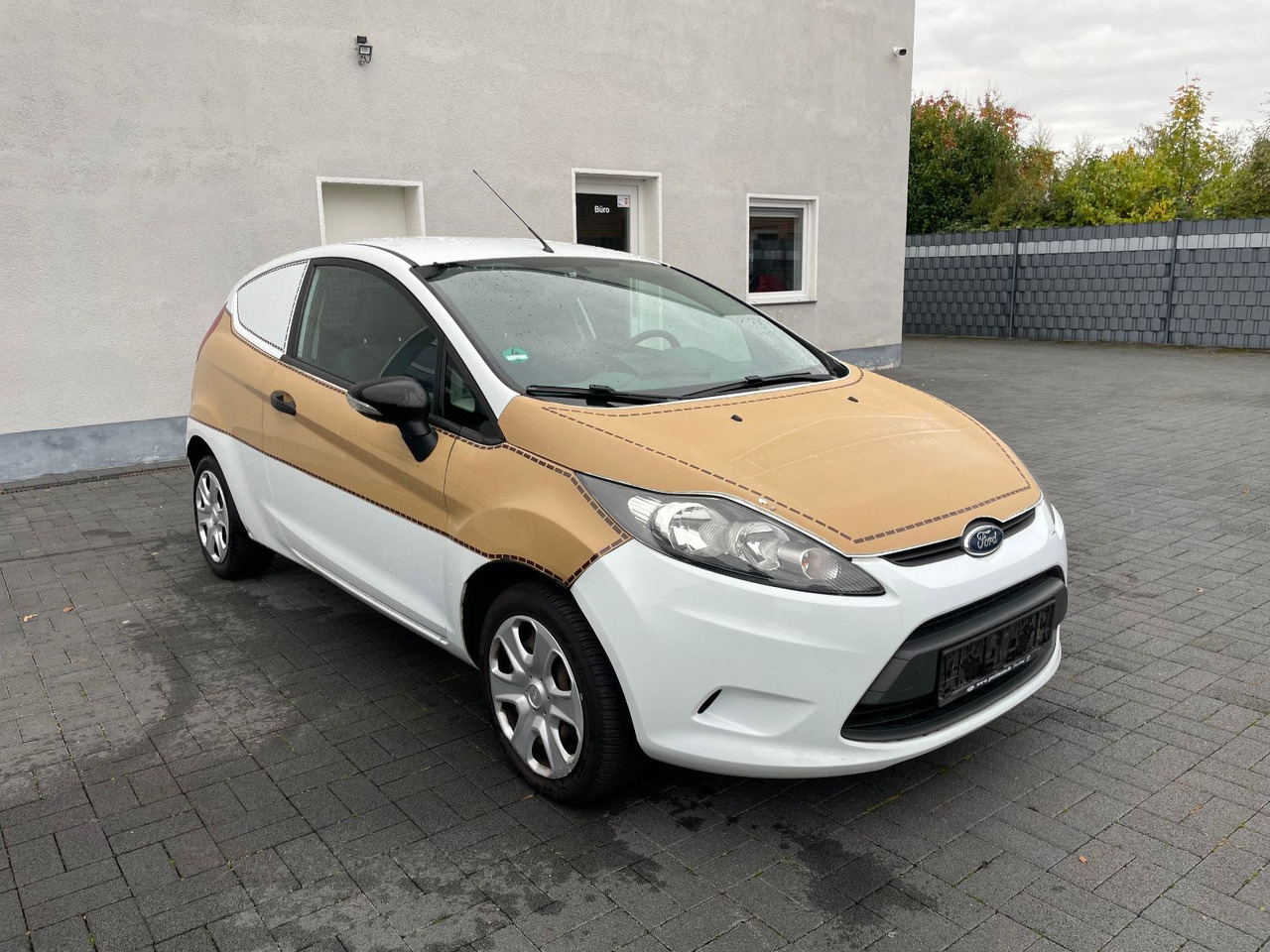 Ford Fiesta 1.25i Van - Mazs furgons: foto 1 Ford Fiesta 1.25i Van - Mazs furgons: foto 1