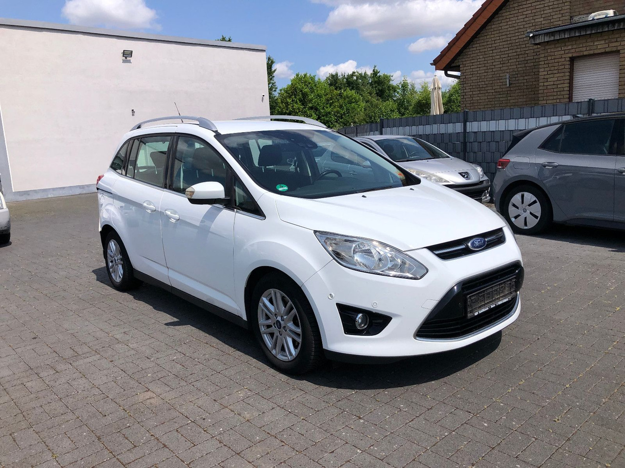 Ford Grand C-Max 2.0 TDCi Titanium - Pasažieru furgons: foto 1 Ford Grand C-Max 2.0 TDCi Titanium - Pasažieru furgons: foto 1