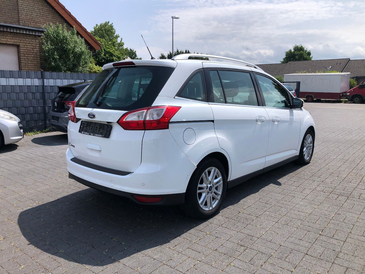 Ford Grand C-Max 2.0 TDCi Titanium - Pasažieru furgons: foto 2 Ford Grand C-Max 2.0 TDCi Titanium - Pasažieru furgons: foto 2