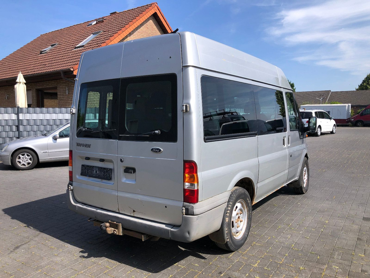 Ford Transit 2.4 TDi, Heckantrieb, 8-Sitzer, Klima - Pasažieru furgons: foto 2 Ford Transit 2.4 TDi, Heckantrieb, 8-Sitzer, Klima - Pasažieru furgons: foto 2