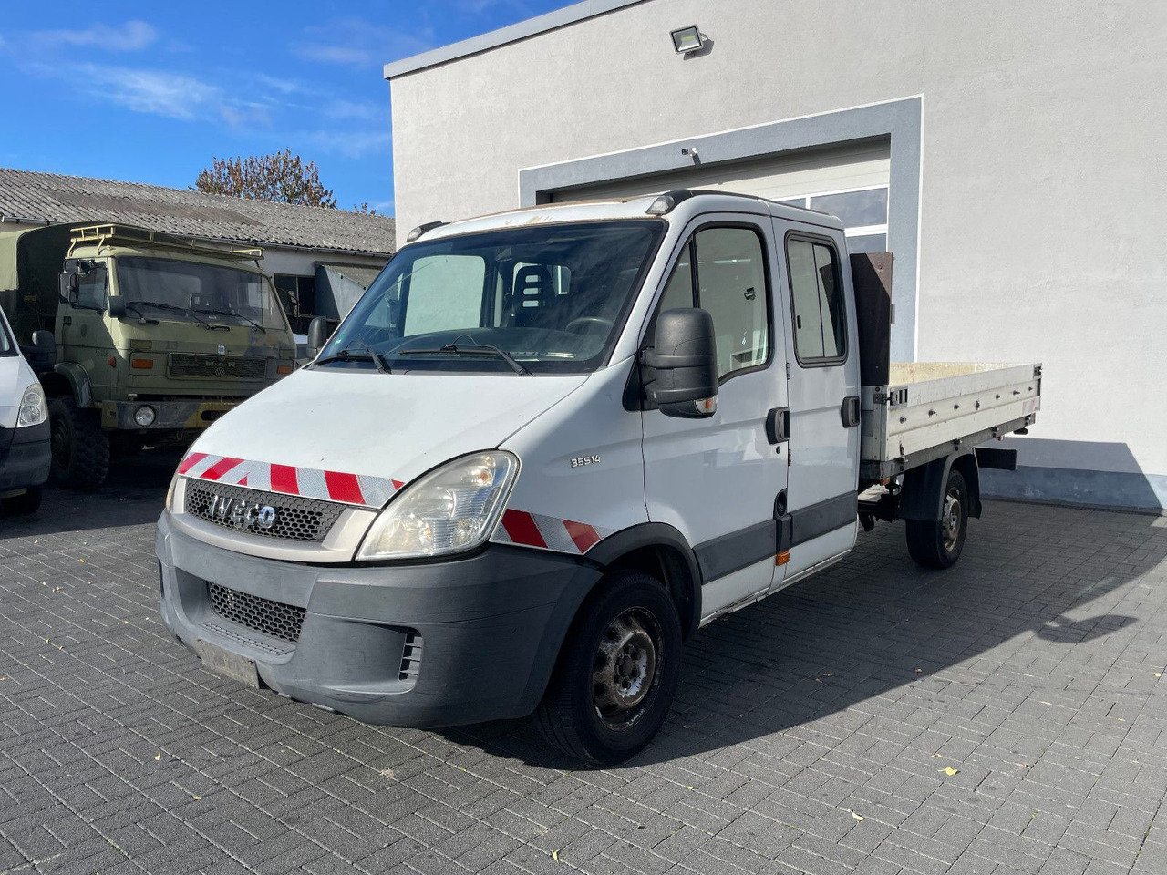 Iveco Daily 35S14 Pritsche, DoKa, Klima - Automašīna ar kravas platformu, Kravas-pasažieru furgons: foto 1 Iveco Daily 35S14 Pritsche, DoKa, Klima - Automašīna ar kravas platformu, Kravas-pasažieru furgons: foto 1