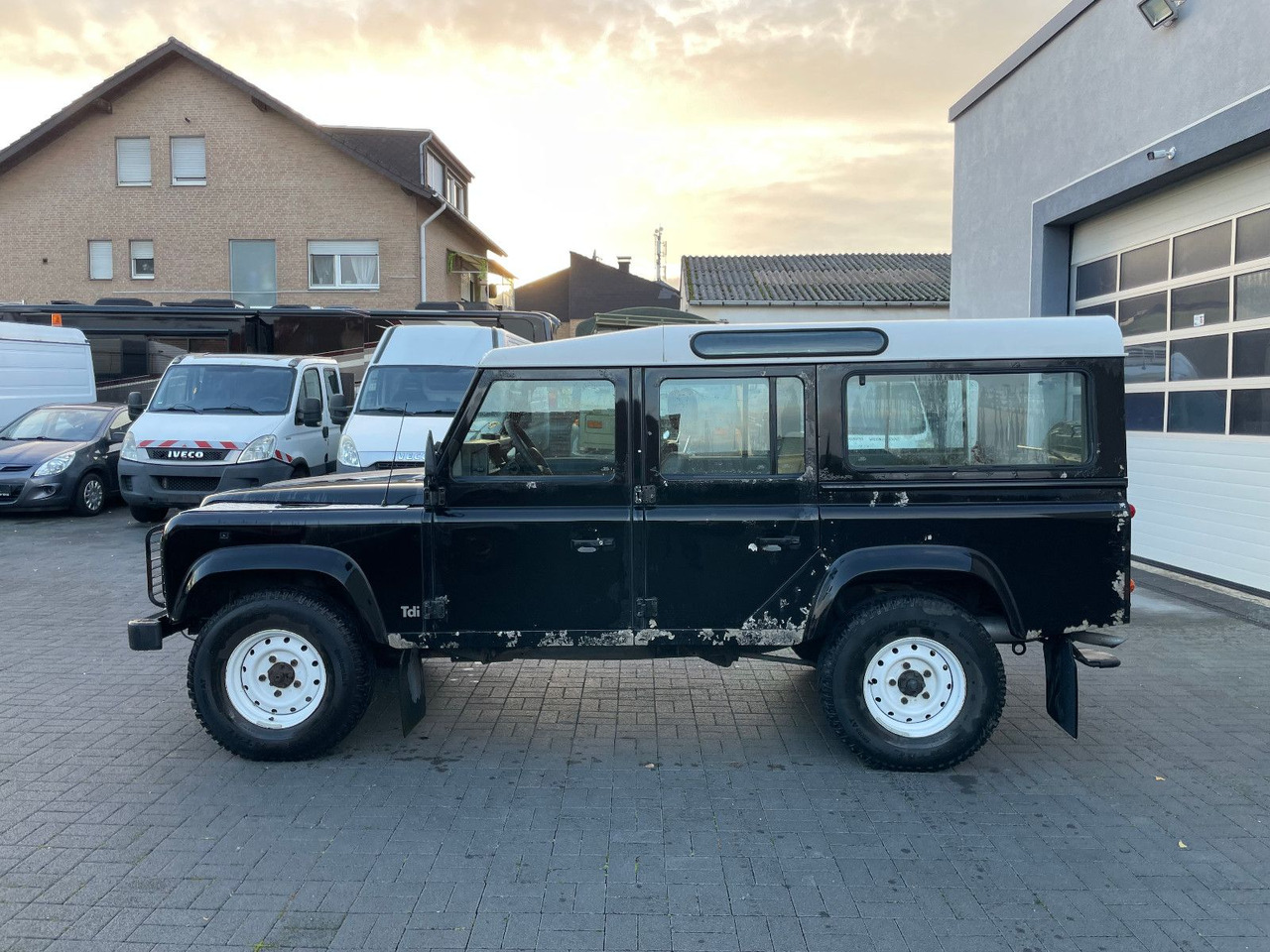 Land Rover Defender 110 SW 2.5 TD , Wohnm.Zulassung, 1.Hand - SUV: foto 5 Land Rover Defender 110 SW 2.5 TD , Wohnm.Zulassung, 1.Hand - SUV: foto 5