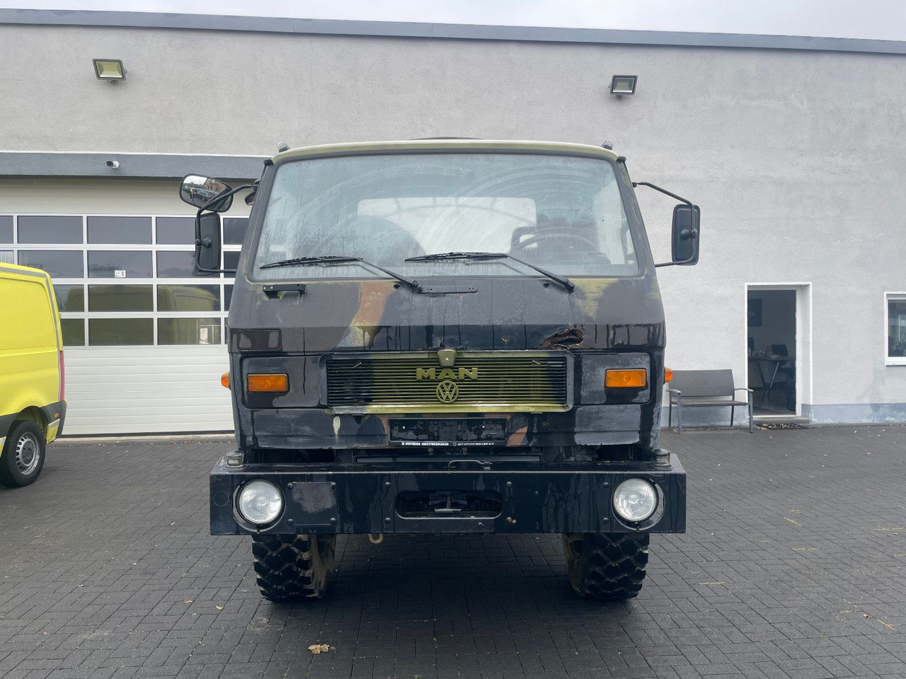 MAN 8.136 4X4 - Automašīna ar kravas platformu: foto 5 MAN 8.136 4X4 - Automašīna ar kravas platformu: foto 5