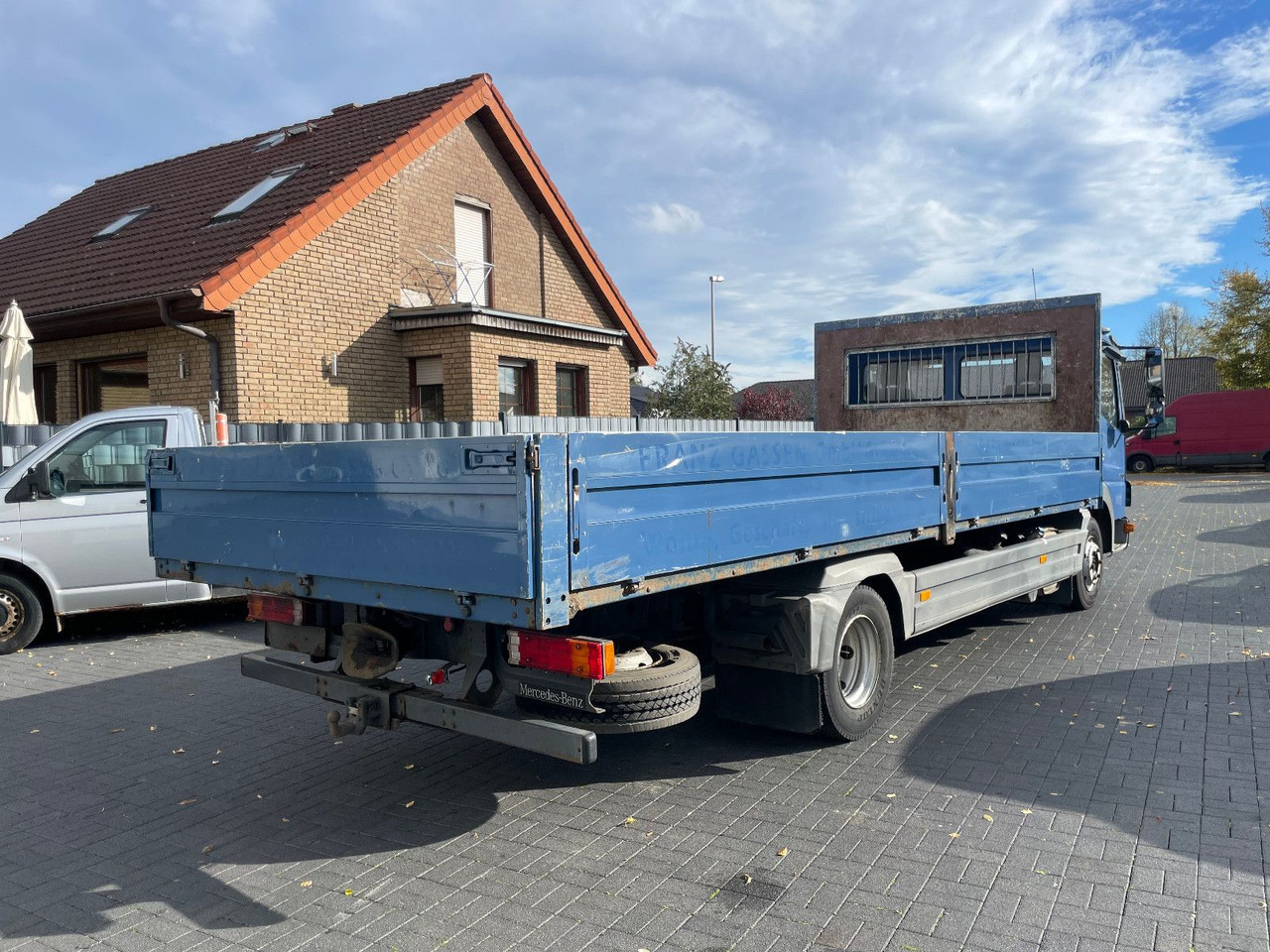 Mercedes-Benz Atego 818 Pritsche Euro 5 - Automašīna ar kravas platformu: foto 4 Mercedes-Benz Atego 818 Pritsche Euro 5 - Automašīna ar kravas platformu: foto 4