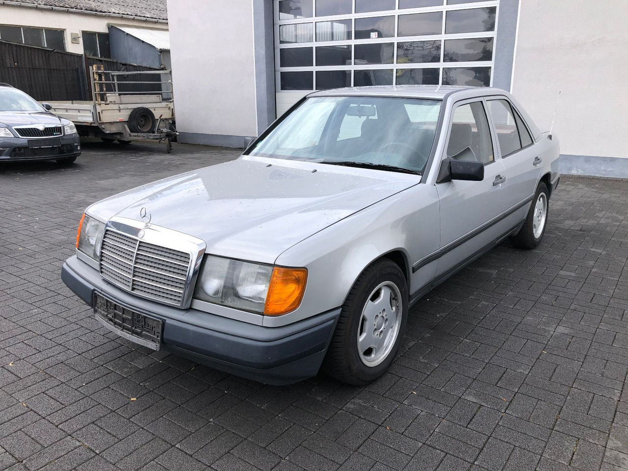 Mercedes-Benz W124 E 260 - Sedans: foto 1 Mercedes-Benz W124 E 260 - Sedans: foto 1
