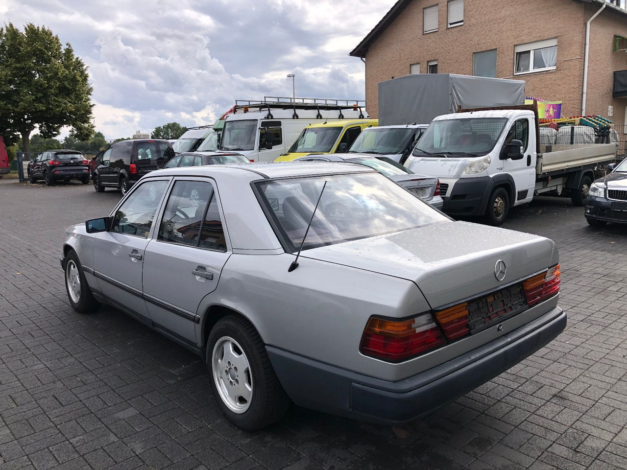 Mercedes-Benz W124 E 260 - Sedans: foto 4 Mercedes-Benz W124 E 260 - Sedans: foto 4