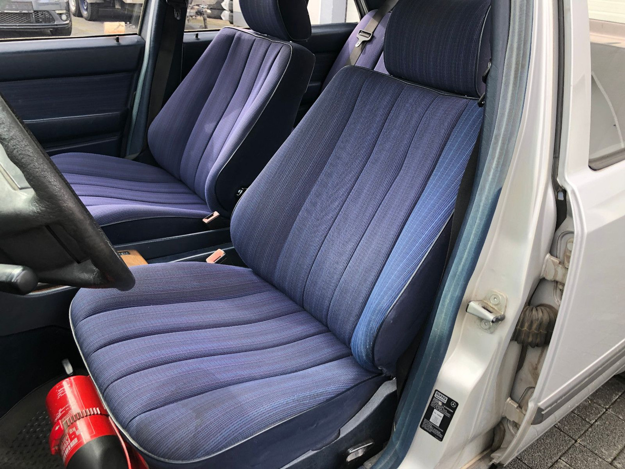 Sedans Mercedes-Benz W124 E 260: foto 10