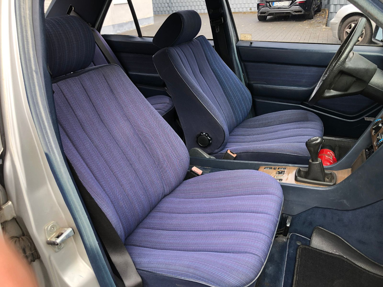 Sedans Mercedes-Benz W124 E 260: foto 22