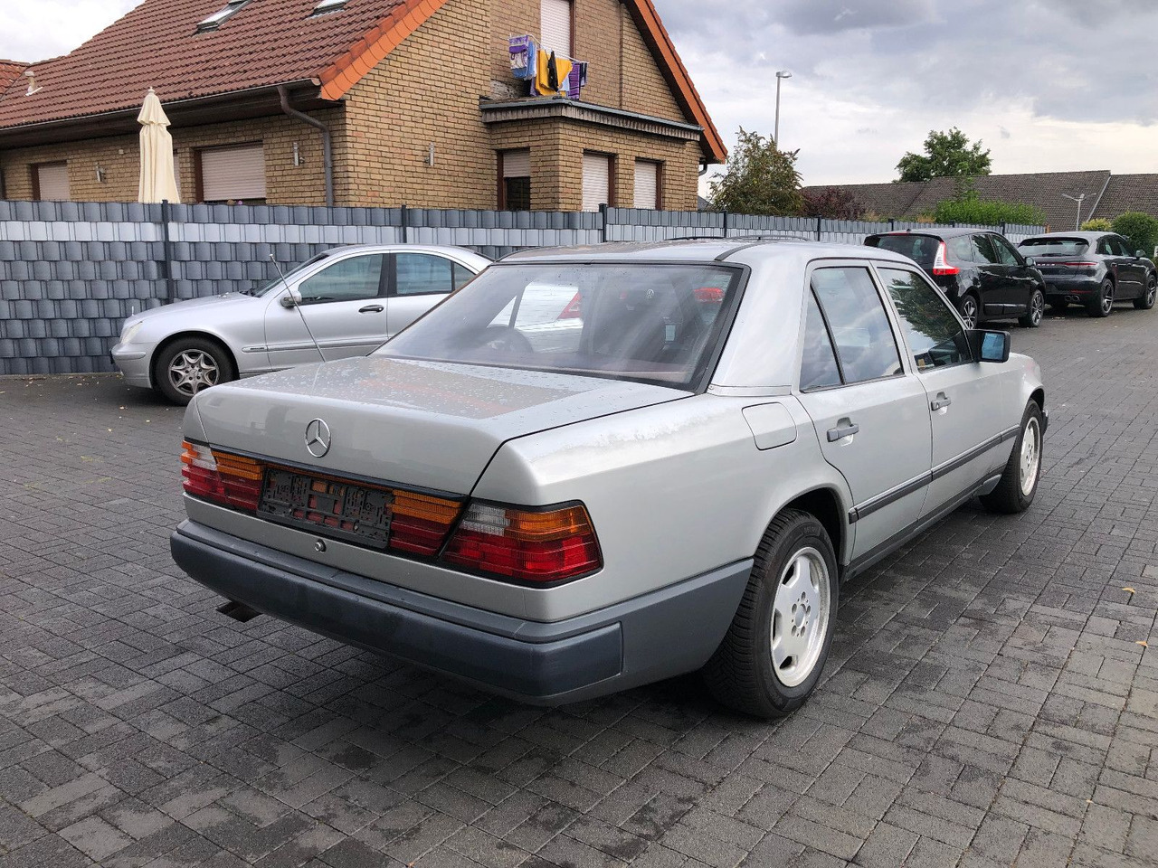 Mercedes-Benz W124 E 260 - Sedans: foto 2 Mercedes-Benz W124 E 260 - Sedans: foto 2