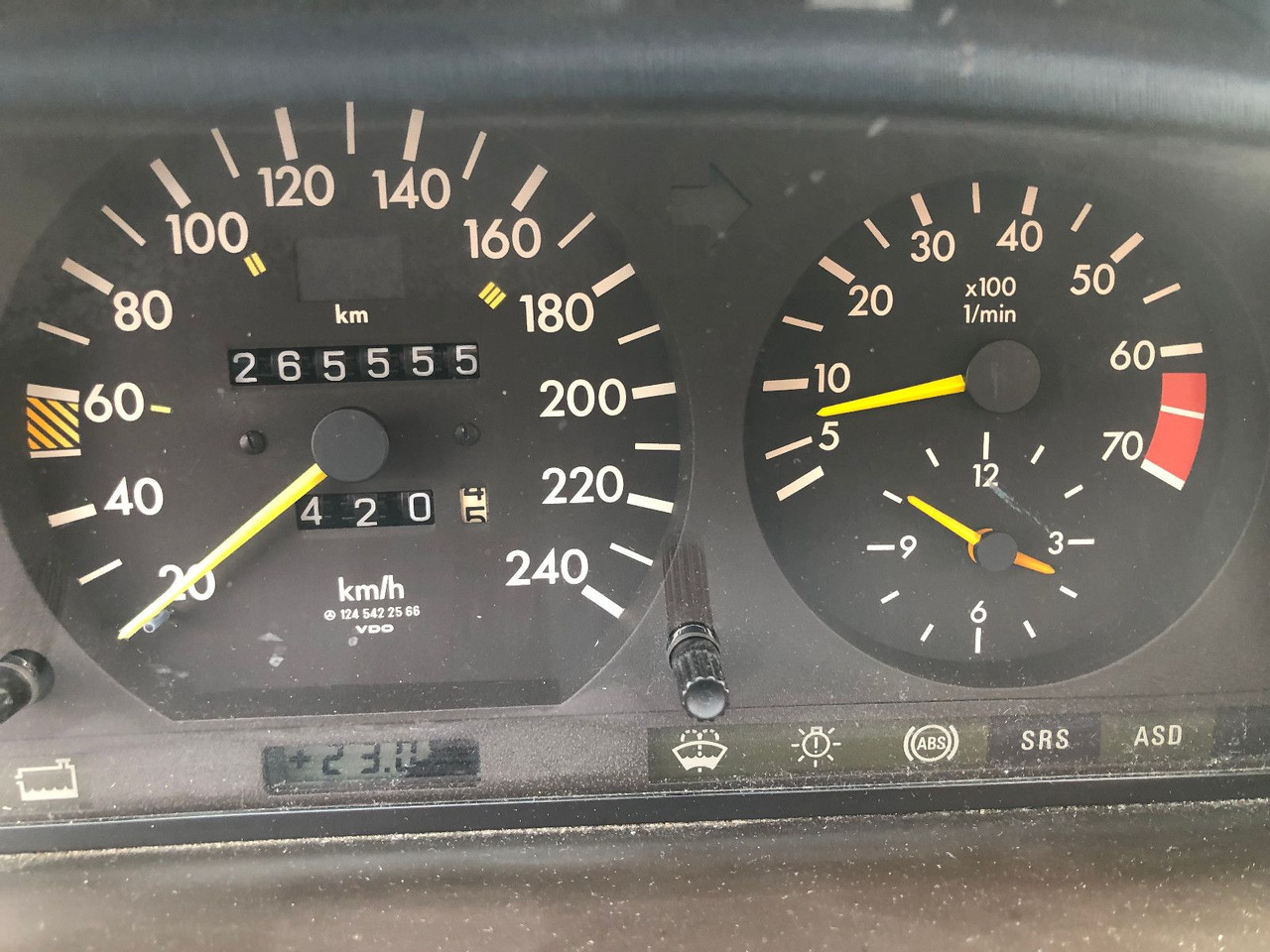 Sedans Mercedes-Benz W124 E 260: foto 16