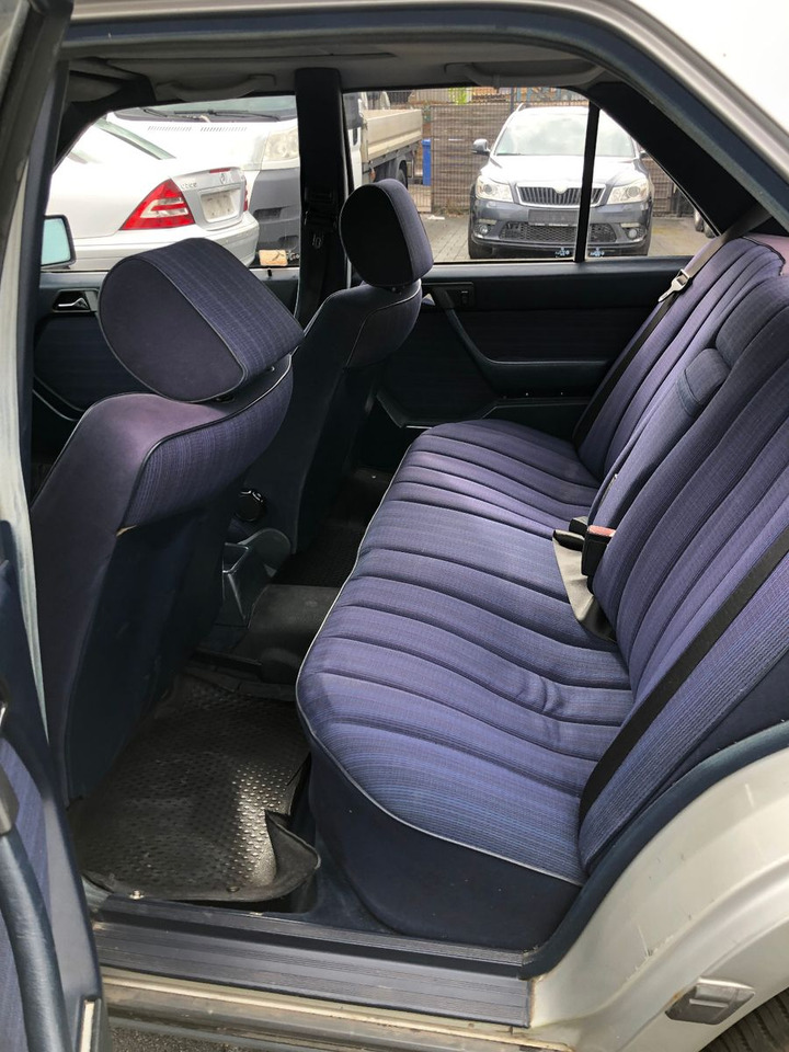 Sedans Mercedes-Benz W124 E 260: foto 17