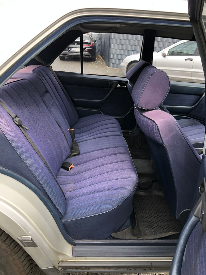 Sedans Mercedes-Benz W124 E 260: foto 20