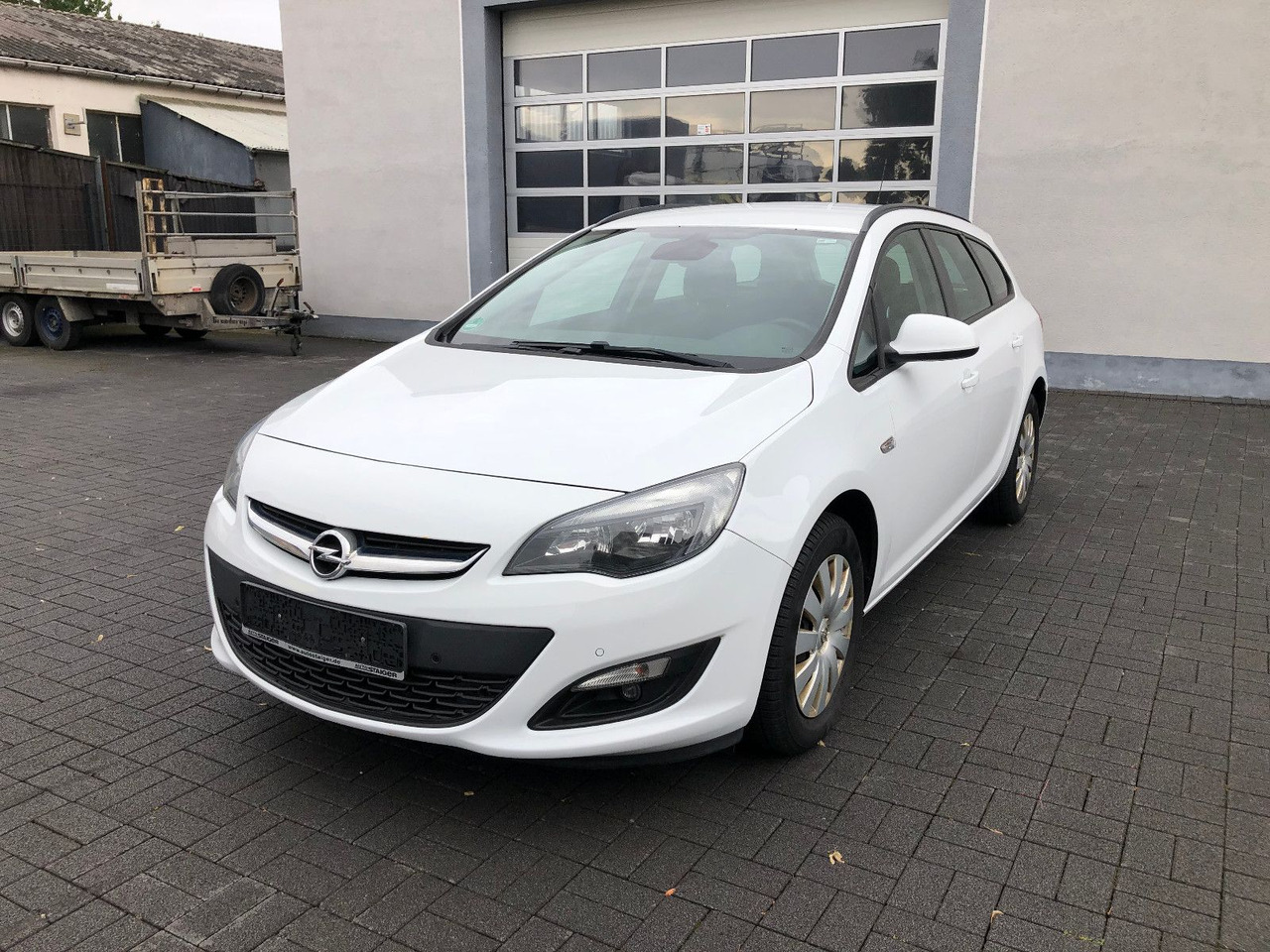 Opel Astra J 1.6 CDTi Sports Tourer Edition - Universālis: foto 1 Opel Astra J 1.6 CDTi Sports Tourer Edition - Universālis: foto 1