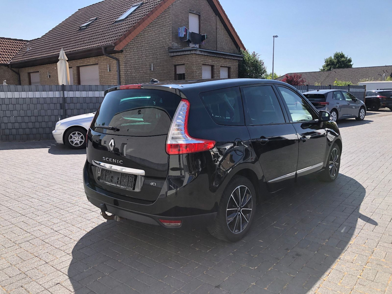 Renault Scenic Grand 2.0 dCi 150 BOSE Edition,Automatik - Pasažieru furgons: foto 2 Renault Scenic Grand 2.0 dCi 150 BOSE Edition,Automatik - Pasažieru furgons: foto 2