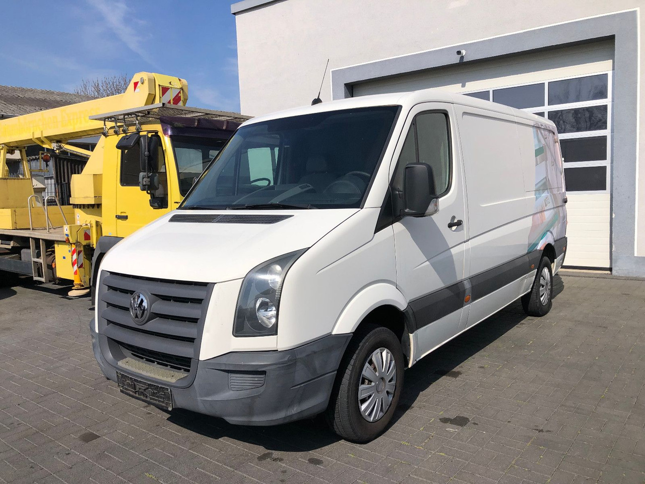 Volkswagen Crafter 2.5 TDI 30 mittel L2H1, Klima - Mazs furgons: foto 1 Volkswagen Crafter 2.5 TDI 30 mittel L2H1, Klima - Mazs furgons: foto 1