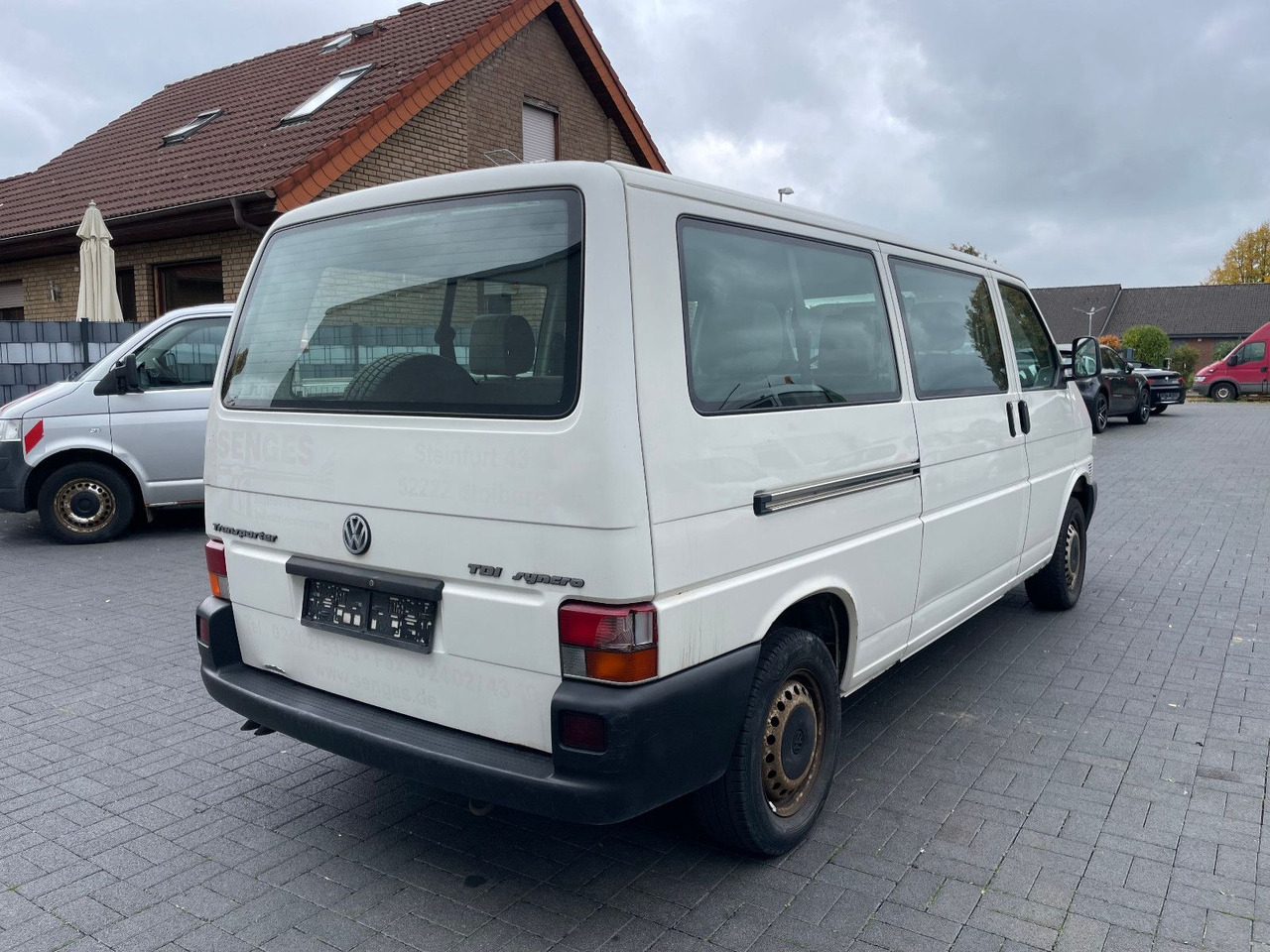 Volkswagen T4 Caravelle 2,5-l-Diesel TDI 75kW syncro lang - Pasažieru furgons: foto 2 Volkswagen T4 Caravelle 2,5-l-Diesel TDI 75kW syncro lang - Pasažieru furgons: foto 2