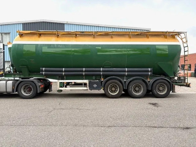 Feldbinder KIP48 3 3-AXLE 48M3 KIPPING SILO TRAILER (SAF AXLES / DRUM BRAKES / 4 COMPARTMENTS) - Puspiekabe cisterna: foto 5 Feldbinder KIP48 3 3-AXLE 48M3 KIPPING SILO TRAILER (SAF AXLES / DRUM BRAKES / 4 COMPARTMENTS) - Puspiekabe cisterna: foto 5