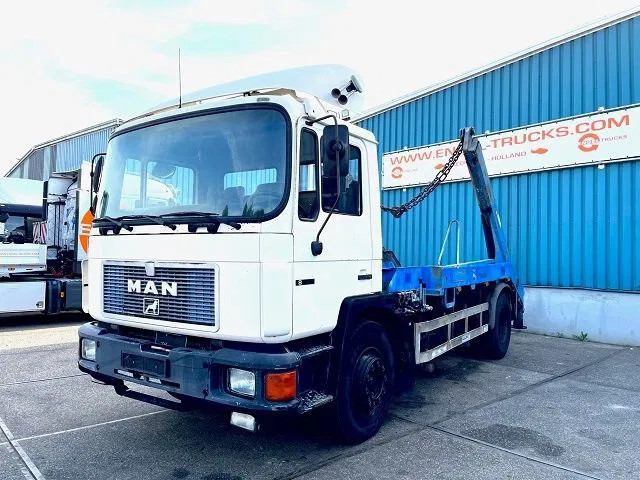MAN F 18.232 (6 CILINDER) M90 WITH TELESCOPIC CONTAINER SYSTEM (8 GEARS MANUAL GEARBOX / EURO 1 (MECHANICAL PUMP AND INJECTORS)) - Būvgružu konteineru vedējs: foto 1 MAN F 18.232 (6 CILINDER) M90 WITH TELESCOPIC CONTAINER SYSTEM (8 GEARS MANUAL GEARBOX / EURO 1 (MECHANICAL PUMP AND INJECTORS)) - Būvgružu konteineru vedējs: foto 1