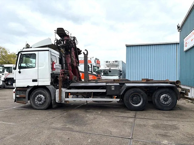 Mercedes-Benz Actros 2540 L 6x2 MP1 WITH V-CRANE & HOOK-ARM SYSTEM (EPS WITH CLUTCH (3 PEDALS) / REDUCTION AXLE / STEEL-/AIR SUSPENSION / P.T. - Pacēlājs ar āķi, Kravas auto ar manipulatoru: foto 5 Mercedes-Benz Actros 2540 L 6x2 MP1 WITH V-CRANE & HOOK-ARM SYSTEM (EPS WITH CLUTCH (3 PEDALS) / REDUCTION AXLE / STEEL-/AIR SUSPENSION / P.T. - Pacēlājs ar āķi, Kravas auto ar manipulatoru: foto 5