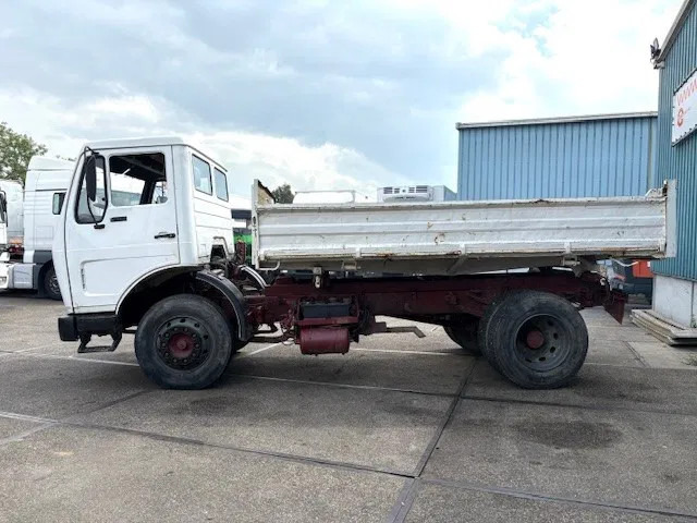 Mercedes-Benz LK 1317 (6-CILINDER) 4x2 3-WAY MEILLER KIPPER (MANUAL GEARBOX / FULL STEEL SUSPENSION / P.T.O.) - Kravas automašīna pašizgāzējs: foto 5 Mercedes-Benz LK 1317 (6-CILINDER) 4x2 3-WAY MEILLER KIPPER (MANUAL GEARBOX / FULL STEEL SUSPENSION / P.T.O.) - Kravas automašīna pašizgāzējs: foto 5