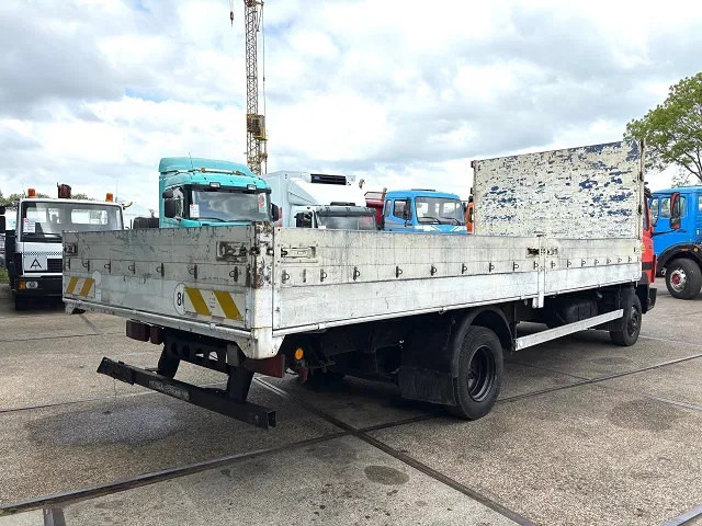 Mercedes-Benz LK 814 (6-CILINDER) WITH OPEN (TENT) BOX & ALUMNIUM SIDE BORDS (MANUAL GEARBOX / 3TH SEAT IN CABIN) - Bortu kravas automašīna/ Platforma: foto 3 Mercedes-Benz LK 814 (6-CILINDER) WITH OPEN (TENT) BOX & ALUMNIUM SIDE BORDS (MANUAL GEARBOX / 3TH SEAT IN CABIN) - Bortu kravas automašīna/ Platforma: foto 3