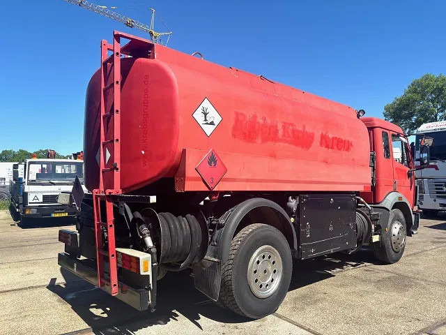 Mercedes-Benz SK 1726 (ORIGINAL GERMAN) 13.500 LITER TANK TRUCK (ZF16 MANUAL GEARBOX / FULL STEEL SUSPENSION / REDUCTION AXLE / ANALOG COUNTER - Autocisterna: foto 3 Mercedes-Benz SK 1726 (ORIGINAL GERMAN) 13.500 LITER TANK TRUCK (ZF16 MANUAL GEARBOX / FULL STEEL SUSPENSION / REDUCTION AXLE / ANALOG COUNTER - Autocisterna: foto 3
