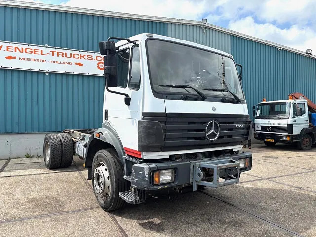 Mercedes-Benz SK 1824 4x2 FULL STEEL SUSPENSION CHASSIS (MANUAL GEARBOX / REDUCTION AXLE / FULL STEEL SUSPENSION) - Šasija kravas automašīna: foto 2 Mercedes-Benz SK 1824 4x2 FULL STEEL SUSPENSION CHASSIS (MANUAL GEARBOX / REDUCTION AXLE / FULL STEEL SUSPENSION) - Šasija kravas automašīna: foto 2