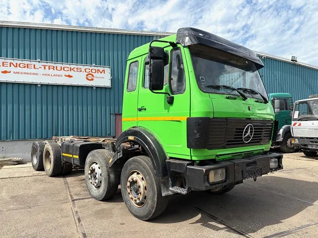 Mercedes-Benz SK 3335K 8x4 FULL STEEL CHASSIS (ZF16 MANUAL GEARBOX / RETARDER / FULL STEEL SUSPENSION / REDUCTION AXLES) - Šasija kravas automašīna: foto 2 Mercedes-Benz SK 3335K 8x4 FULL STEEL CHASSIS (ZF16 MANUAL GEARBOX / RETARDER / FULL STEEL SUSPENSION / REDUCTION AXLES) - Šasija kravas automašīna: foto 2