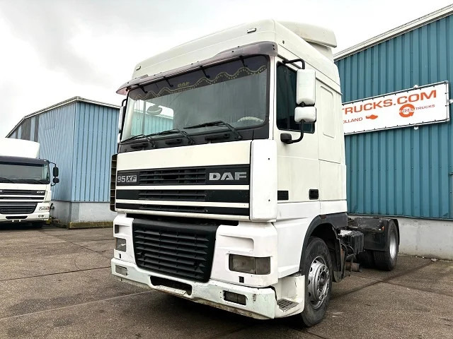 DAF 95.380 XF SPACECAB (EURO 2 (MECHANICAL PUMP & INJECTORS) / ZF16 MANUAL GEARBOX / AIRCONDITIONING) - Vilcējs: foto 1 DAF 95.380 XF SPACECAB (EURO 2 (MECHANICAL PUMP & INJECTORS) / ZF16 MANUAL GEARBOX / AIRCONDITIONING) - Vilcējs: foto 1