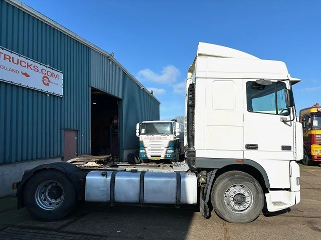 DAF 95.380 XF SPACECAB (EURO 2 / ZF16 MANUAL GEARBOX / D.E.B. ENGINE BRAKE / AIRCONDITIONING) - Vilcējs: foto 4 DAF 95.380 XF SPACECAB (EURO 2 / ZF16 MANUAL GEARBOX / D.E.B. ENGINE BRAKE / AIRCONDITIONING) - Vilcējs: foto 4