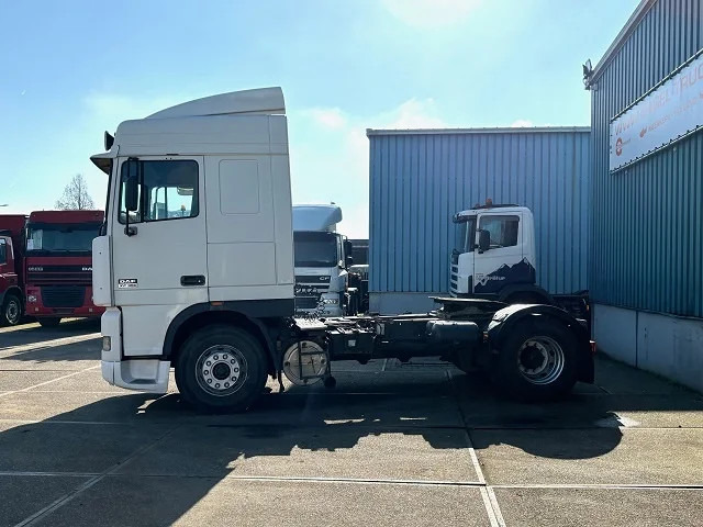 DAF 95.380 XF SPACECAB (EURO 2 / ZF16 MANUAL GEARBOX / D.E.B. ENGINE BRAKE / AIRCONDITIONING) - Vilcējs: foto 5 DAF 95.380 XF SPACECAB (EURO 2 / ZF16 MANUAL GEARBOX / D.E.B. ENGINE BRAKE / AIRCONDITIONING) - Vilcējs: foto 5