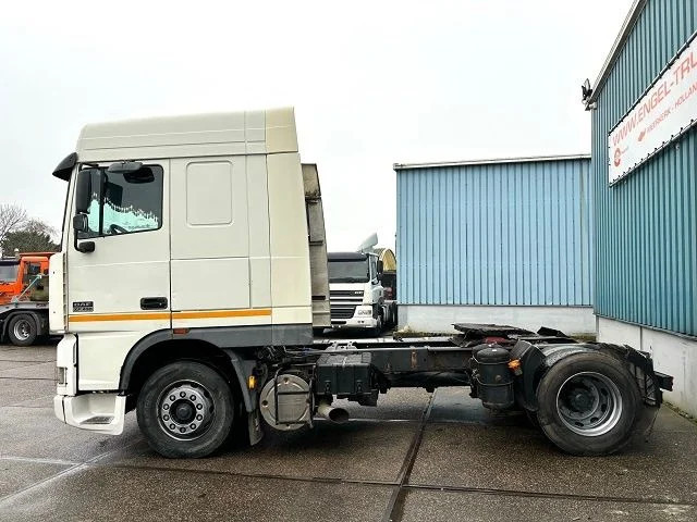 DAF 95.430 XF SPACECAB (EURO 3 / ZF16 MANUAL GEARBOX / ZF-INTARDER / AIRCONDITIONING / 870 LITER DIESELTANK) - Vilcējs: foto 5 DAF 95.430 XF SPACECAB (EURO 3 / ZF16 MANUAL GEARBOX / ZF-INTARDER / AIRCONDITIONING / 870 LITER DIESELTANK) - Vilcējs: foto 5
