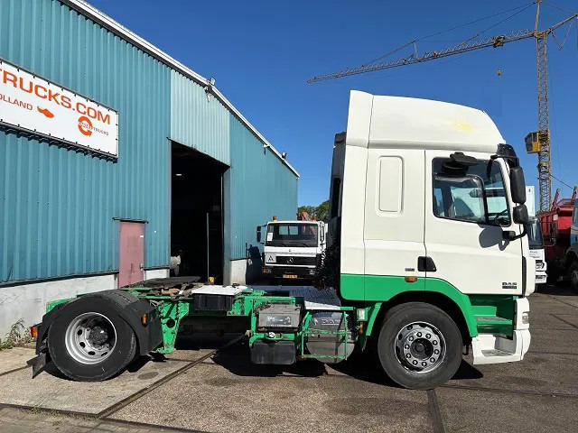 DAF CF 85.410 SPACECAB 4x2 (ZF16 MANUAL GEARBOX / MX-BRAKE / 995 LITER DIESELTANK / AIRCONDITIONING / FRIDGE UNTHER BED) - Vilcējs: foto 4 DAF CF 85.410 SPACECAB 4x2 (ZF16 MANUAL GEARBOX / MX-BRAKE / 995 LITER DIESELTANK / AIRCONDITIONING / FRIDGE UNTHER BED) - Vilcējs: foto 4