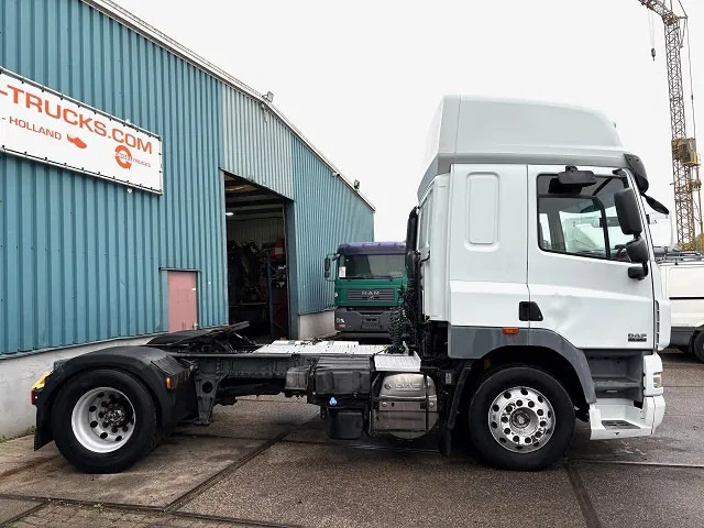 DAF CF 85.460 SPACECAB 4x2 (AS-TRONIC / MX-BRAKE / AIRCONDITIONING / ADR-VLG / FRIDGE / EURO 5 / ETC.) - Vilcējs: foto 4 DAF CF 85.460 SPACECAB 4x2 (AS-TRONIC / MX-BRAKE / AIRCONDITIONING / ADR-VLG / FRIDGE / EURO 5 / ETC.) - Vilcējs: foto 4