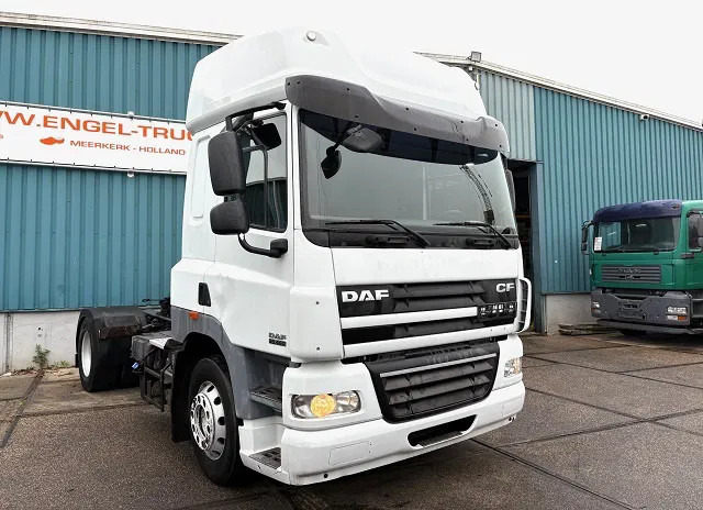 DAF CF 85.460 SPACECAB 4x2 (AS-TRONIC / MX-BRAKE / AIRCONDITIONING / ADR-VLG / FRIDGE / EURO 5 / ETC.) - Vilcējs: foto 2 DAF CF 85.460 SPACECAB 4x2 (AS-TRONIC / MX-BRAKE / AIRCONDITIONING / ADR-VLG / FRIDGE / EURO 5 / ETC.) - Vilcējs: foto 2