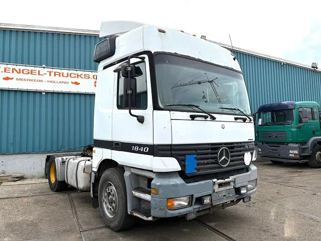 Mercedes-Benz Actros 1840 LS (MP1) (EPS WITH CLUTCH (3 PEDALS) / RETARDER / ROOF SPOILER / ETC.) - Vilcējs: foto 2 Mercedes-Benz Actros 1840 LS (MP1) (EPS WITH CLUTCH (3 PEDALS) / RETARDER / ROOF SPOILER / ETC.) - Vilcējs: foto 2