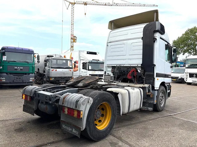 Mercedes-Benz Actros 1840 LS (MP1) (EPS WITH CLUTCH (3 PEDALS) / RETARDER / ROOF SPOILER / ETC.) - Vilcējs: foto 3 Mercedes-Benz Actros 1840 LS (MP1) (EPS WITH CLUTCH (3 PEDALS) / RETARDER / ROOF SPOILER / ETC.) - Vilcējs: foto 3