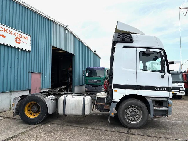 Mercedes-Benz Actros 1840 LS (MP1) (EPS WITH CLUTCH (3 PEDALS) / RETARDER / ROOF SPOILER / ETC.) - Vilcējs: foto 4 Mercedes-Benz Actros 1840 LS (MP1) (EPS WITH CLUTCH (3 PEDALS) / RETARDER / ROOF SPOILER / ETC.) - Vilcējs: foto 4