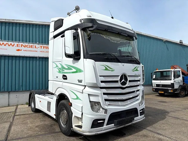 Mercedes-Benz Actros 1845 LS BIGSPACE (RETARDER / EURO 5 / TELLIGENT GEARBOX / FULL SPOILERSET / 2x DIESELTANK / AIRCONDITIONING) - Vilcējs: foto 2 Mercedes-Benz Actros 1845 LS BIGSPACE (RETARDER / EURO 5 / TELLIGENT GEARBOX / FULL SPOILERSET / 2x DIESELTANK / AIRCONDITIONING) - Vilcējs: foto 2