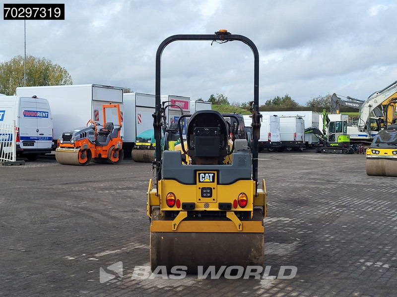 Caterpillar CB2.7 - Veltnis: foto 3 Caterpillar CB2.7 - Veltnis: foto 3