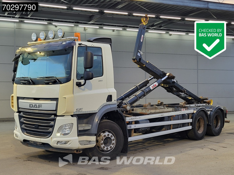DAF CF 440 6X2 HYVA 22-60-S Hooklift Lift Axle Automatic ACC Euro 6 - Pacēlājs ar āķi: foto 1 DAF CF 440 6X2 HYVA 22-60-S Hooklift Lift Axle Automatic ACC Euro 6 - Pacēlājs ar āķi: foto 1
