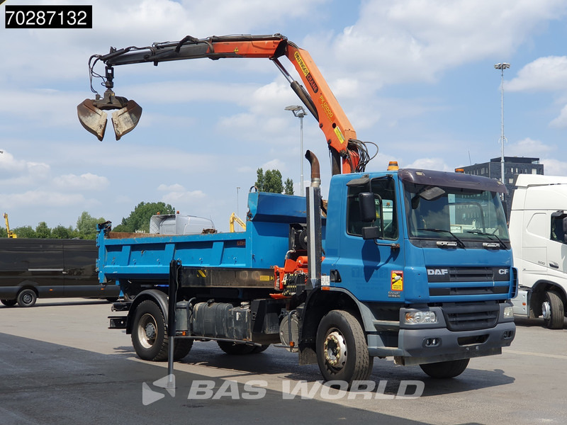 DAF CF75.310 4X2 Manual Big-Axle Steelsuspension Palfinger Euro 3 - Kravas automašīna pašizgāzējs, Kravas auto ar manipulatoru: foto 3 DAF CF75.310 4X2 Manual Big-Axle Steelsuspension Palfinger Euro 3 - Kravas automašīna pašizgāzējs, Kravas auto ar manipulatoru: foto 3