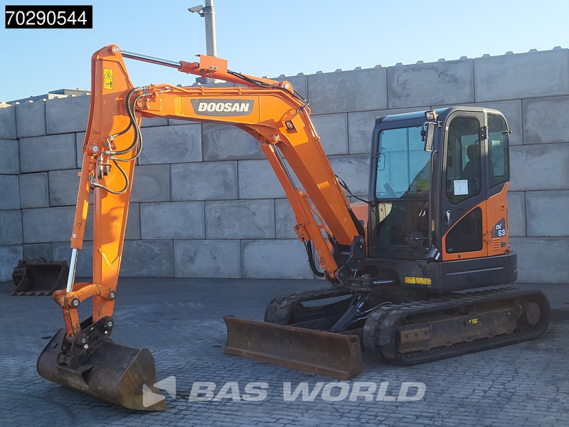 Doosan DX63-3 - Mini-ekskavators: foto 5 Doosan DX63-3 - Mini-ekskavators: foto 5
