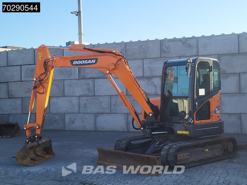Doosan DX63-3 - Mini-ekskavators: foto 3 Doosan DX63-3 - Mini-ekskavators: foto 3